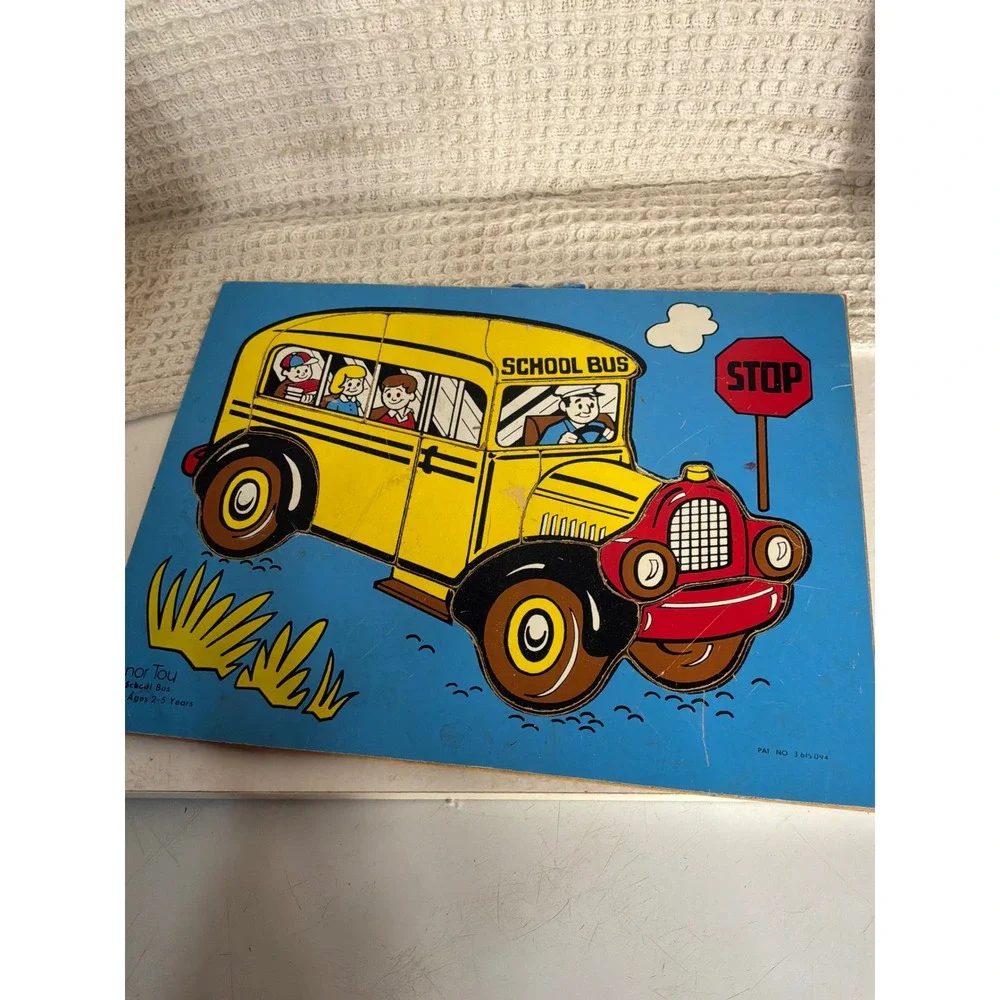 Vintage Kids Connor Toy School Bus Wooden Tray Puzzle 11 Piece Yellow